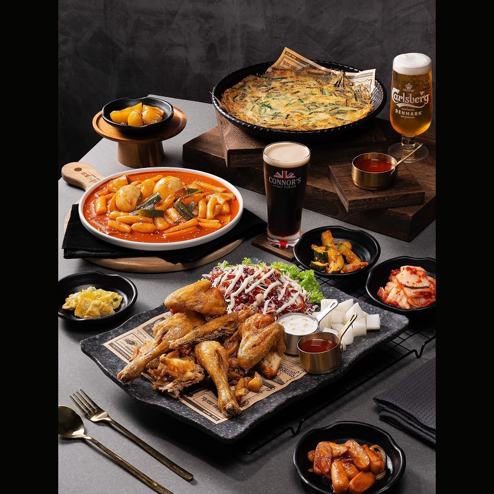 Korean fried chicken, tteokbokki and pancake set at 1960